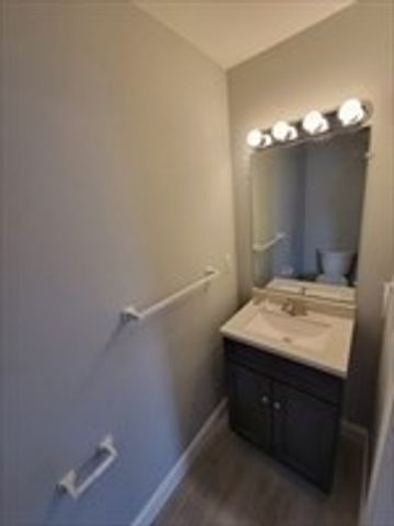 944 Warren 2 F, Brockton, MA 02301
