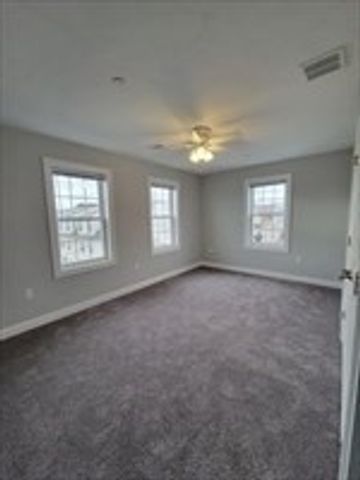 944 Warren 2 F, Brockton, MA 02301