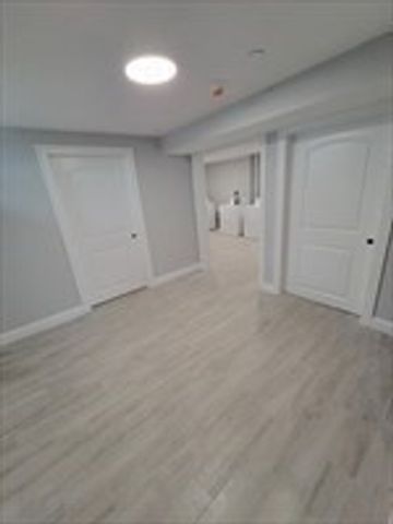 944 Warren 2 F, Brockton, MA 02301