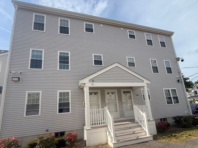944 Warren 2 F, Brockton, MA 02301