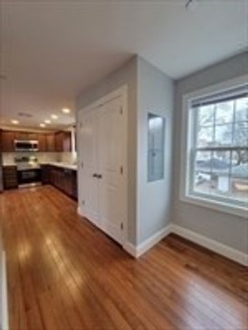 944 Warren 2 F, Brockton, MA 02301