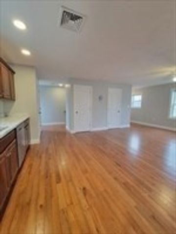 944 Warren 2 F, Brockton, MA 02301