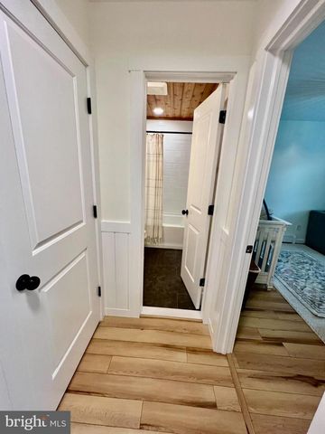 242 OUTBOARD AVE, Manahawkin, NJ 08050