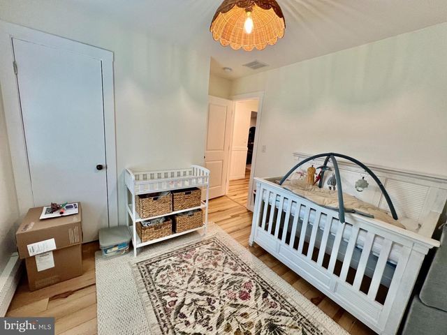 242 OUTBOARD AVE, Manahawkin, NJ 08050