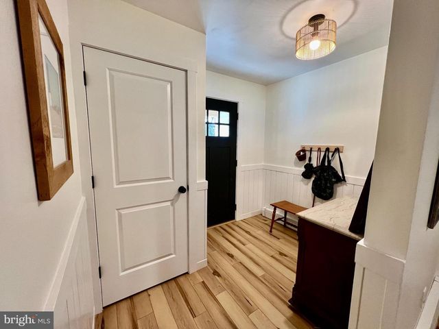 242 OUTBOARD AVE, Manahawkin, NJ 08050