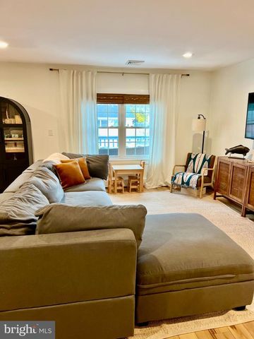 242 OUTBOARD AVE, Manahawkin, NJ 08050