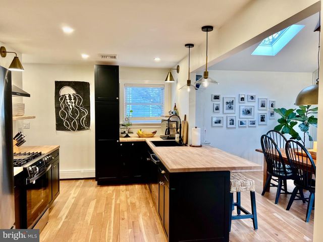 242 OUTBOARD AVE, Manahawkin, NJ 08050