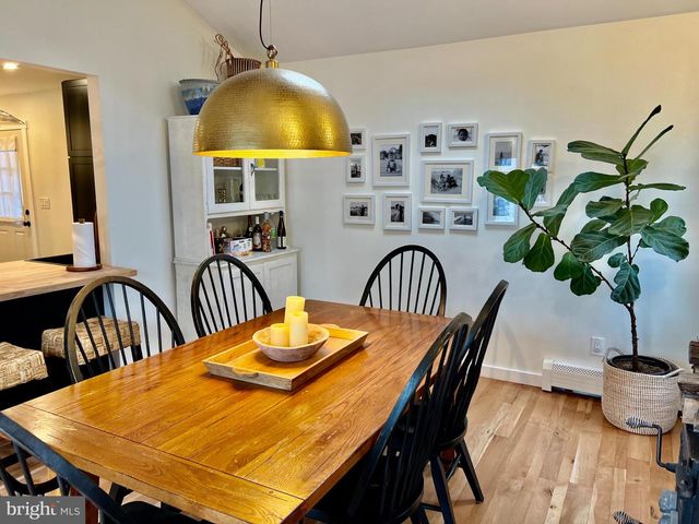 242 OUTBOARD AVE, Manahawkin, NJ 08050