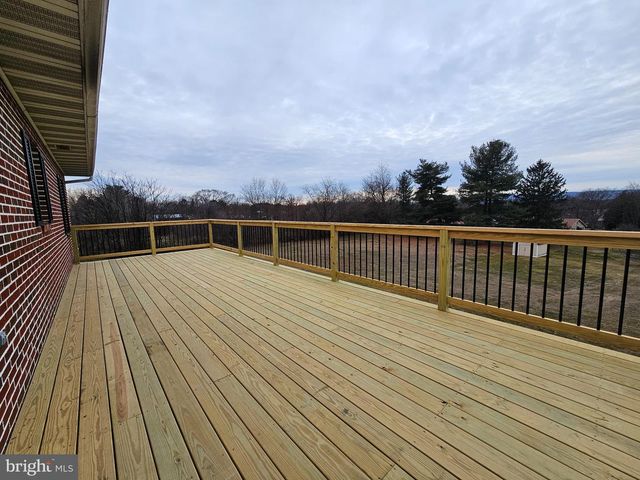 315 CHERRY LANE DR, Chambersburg, PA 17202