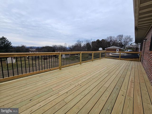 315 CHERRY LANE DR, Chambersburg, PA 17202