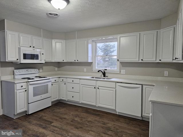 315 CHERRY LANE DR, Chambersburg, PA 17202