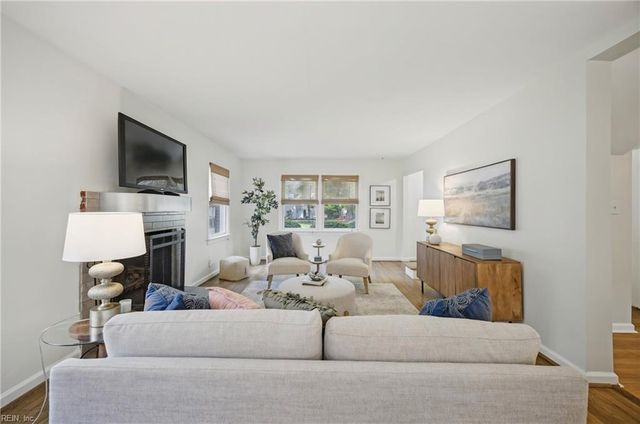 724 Yorkshire DR, Virginia Beach, VA 23452