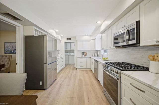 724 Yorkshire DR, Virginia Beach, VA 23452