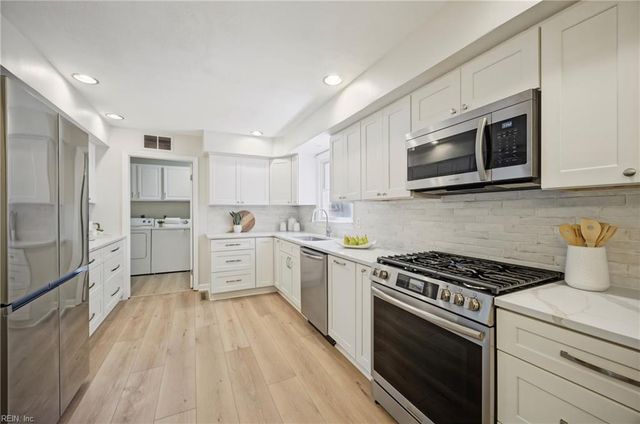 724 Yorkshire DR, Virginia Beach, VA 23452