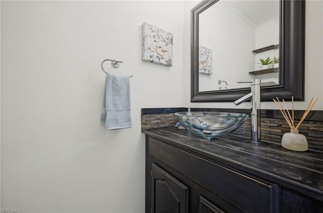 724 Yorkshire DR, Virginia Beach, VA 23452