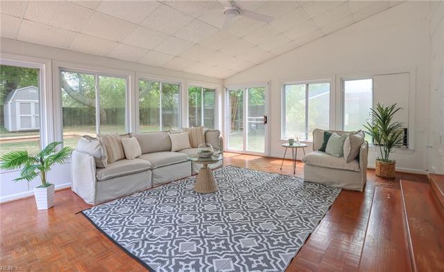 724 Yorkshire DR, Virginia Beach, VA 23452