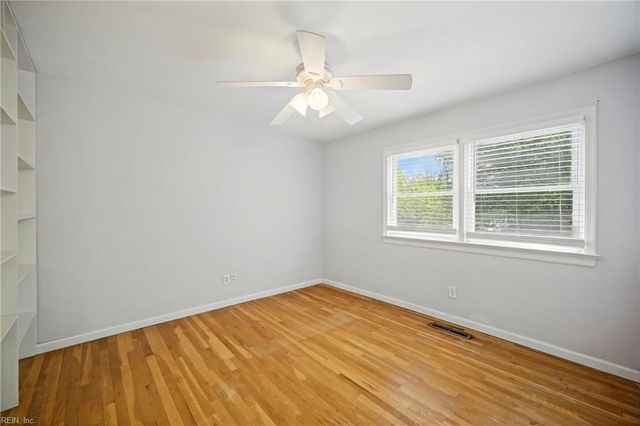 724 Yorkshire DR, Virginia Beach, VA 23452