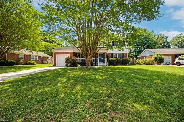 724 Yorkshire DR, Virginia Beach, VA 23452