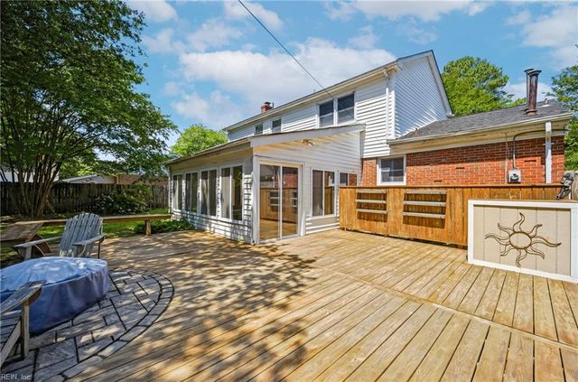 724 Yorkshire DR, Virginia Beach, VA 23452