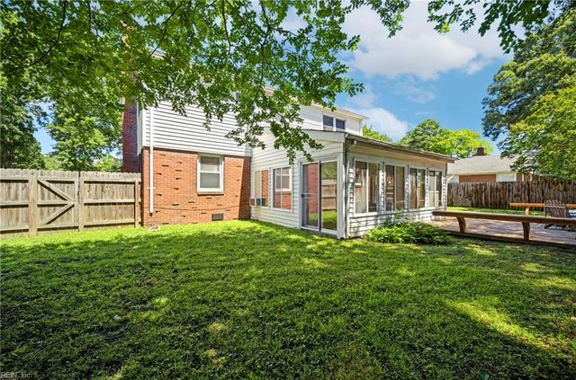 724 Yorkshire DR, Virginia Beach, VA 23452