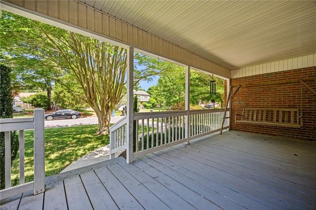 724 Yorkshire DR, Virginia Beach, VA 23452