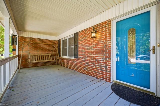724 Yorkshire DR, Virginia Beach, VA 23452