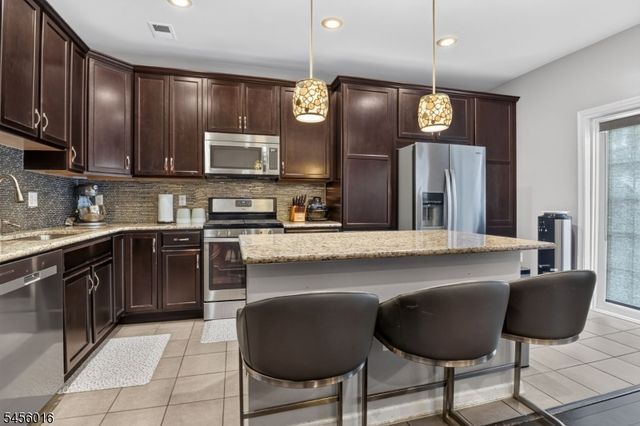 64 Andrews Way, Piscataway Twp., NJ 08854