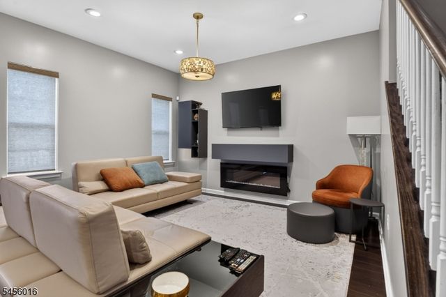 64 Andrews Way, Piscataway Twp., NJ 08854