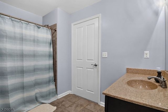 64 Andrews Way, Piscataway Twp., NJ 08854