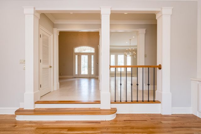 18 Hickory Creek Drive, Little Rock, AR 72212