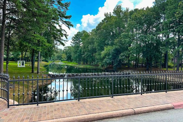 18 Hickory Creek Drive, Little Rock, AR 72212
