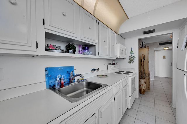 2639 N Riverside Drive 1005, Pompano Beach, FL 33062