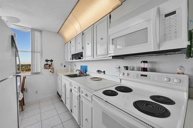 2639 N Riverside Drive 1005, Pompano Beach, FL 33062