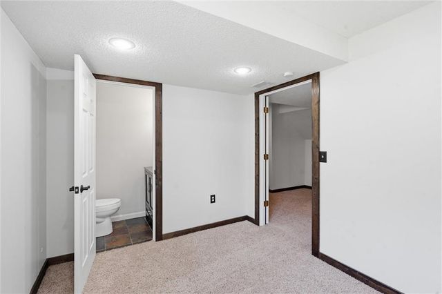 11448 Parkview Avenue, Kansas City, KS 66109
