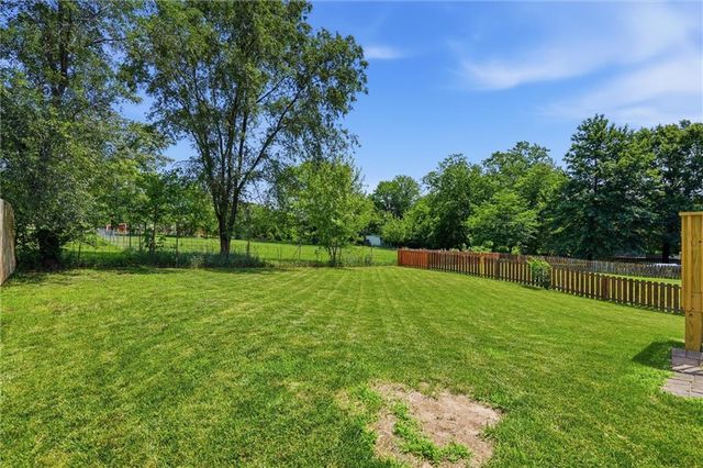 11448 Parkview Avenue, Kansas City, KS 66109