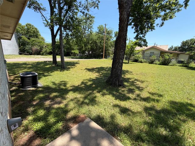 712 seven oaks Road 712, Bonham, TX 75418