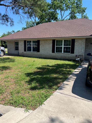 712 seven oaks Road 712, Bonham, TX 75418