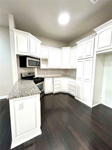 583 N Rupple Road, Fayetteville, AR 72704