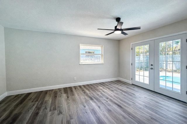 1735 MICHIGAN AVENUE NE, St Petersburg, FL 33703