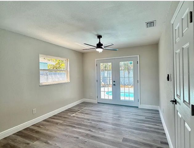 1735 MICHIGAN AVENUE NE, St Petersburg, FL 33703