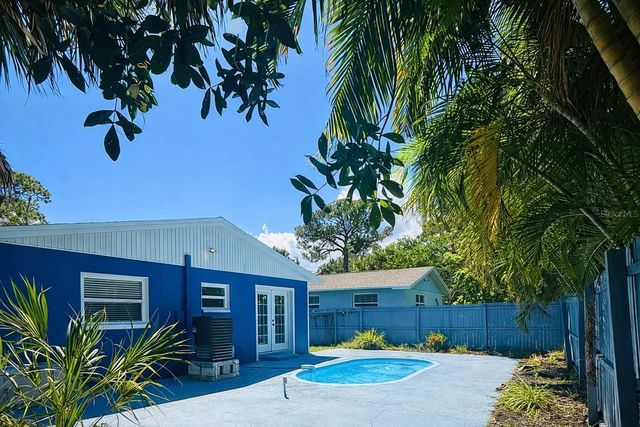 1735 MICHIGAN AVENUE NE, St Petersburg, FL 33703