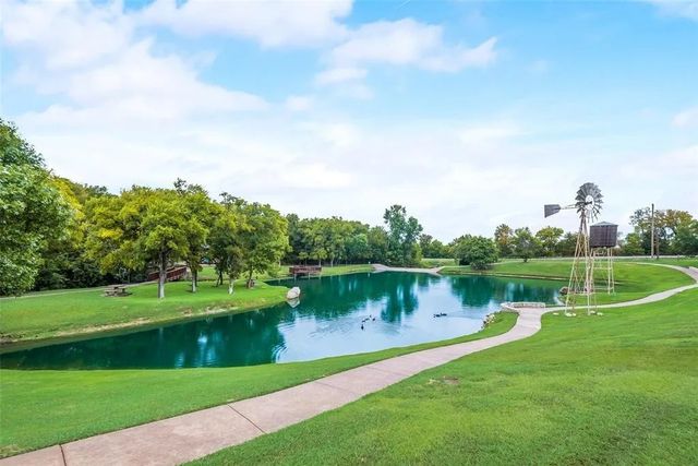 11005 Castle Oak Lane, Fort Worth, TX 76108