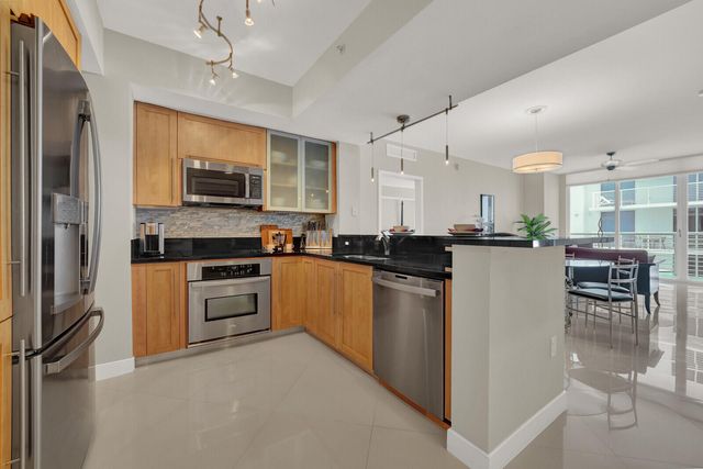 2831 N Ocean Boulevard 1006N, Fort Lauderdale, FL 33308