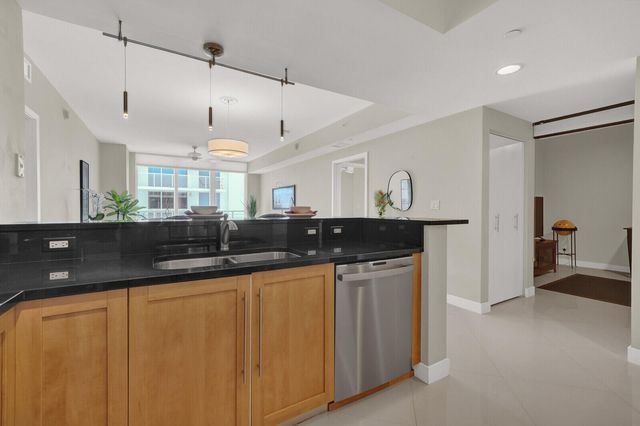 2831 N Ocean Boulevard 1006N, Fort Lauderdale, FL 33308