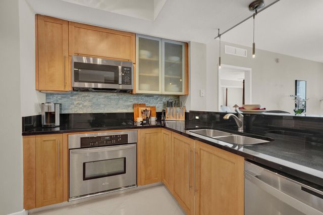 2831 N Ocean Boulevard 1006N, Fort Lauderdale, FL 33308