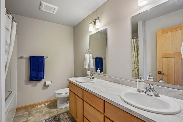 1394 Winchester Pass, Verona, WI 53593