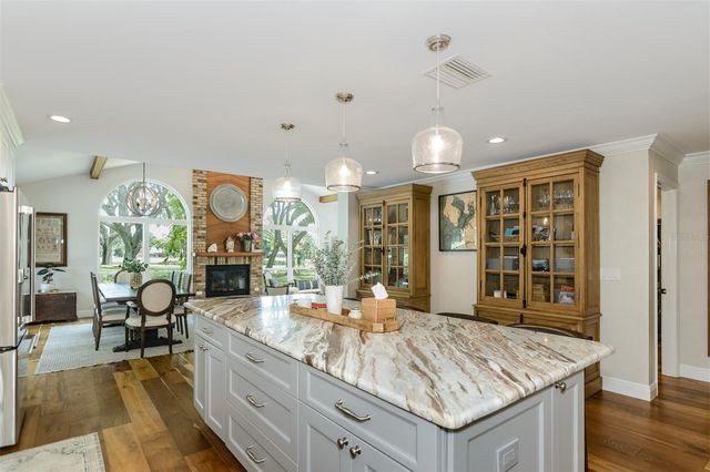 2860 QUAIL HOLLOW ROAD W, Clearwater, FL 33761