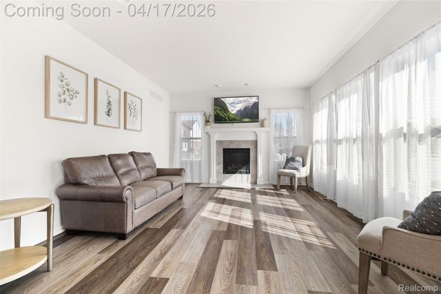 8135 Hudson Drive, Westland, MI 48185