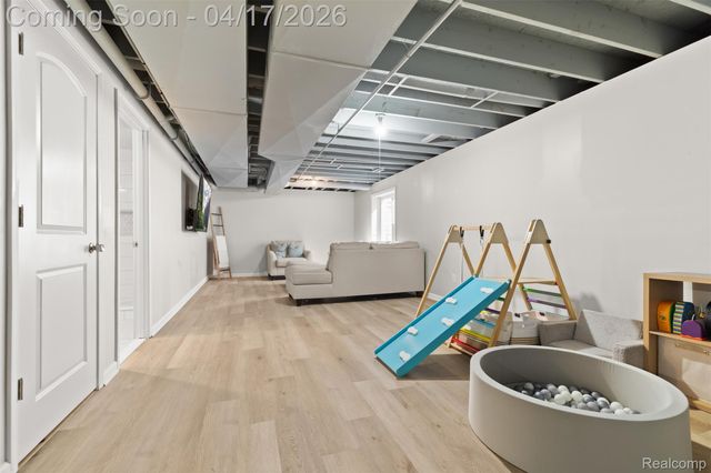 8135 Hudson Drive, Westland, MI 48185