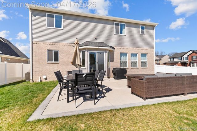 8135 Hudson Drive, Westland, MI 48185